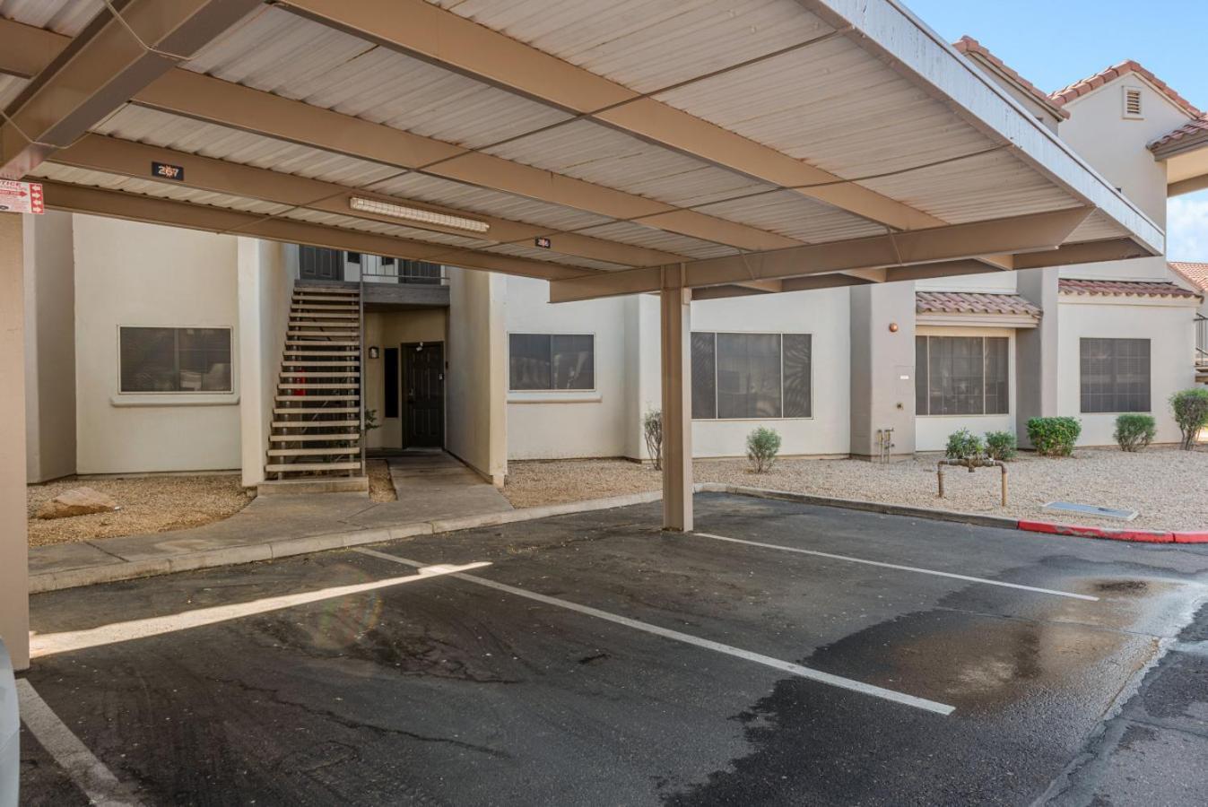 Stylish 2br-pool, Yoga Rm, Gym, Cabanas, Bbq,prkng * Scottsdale