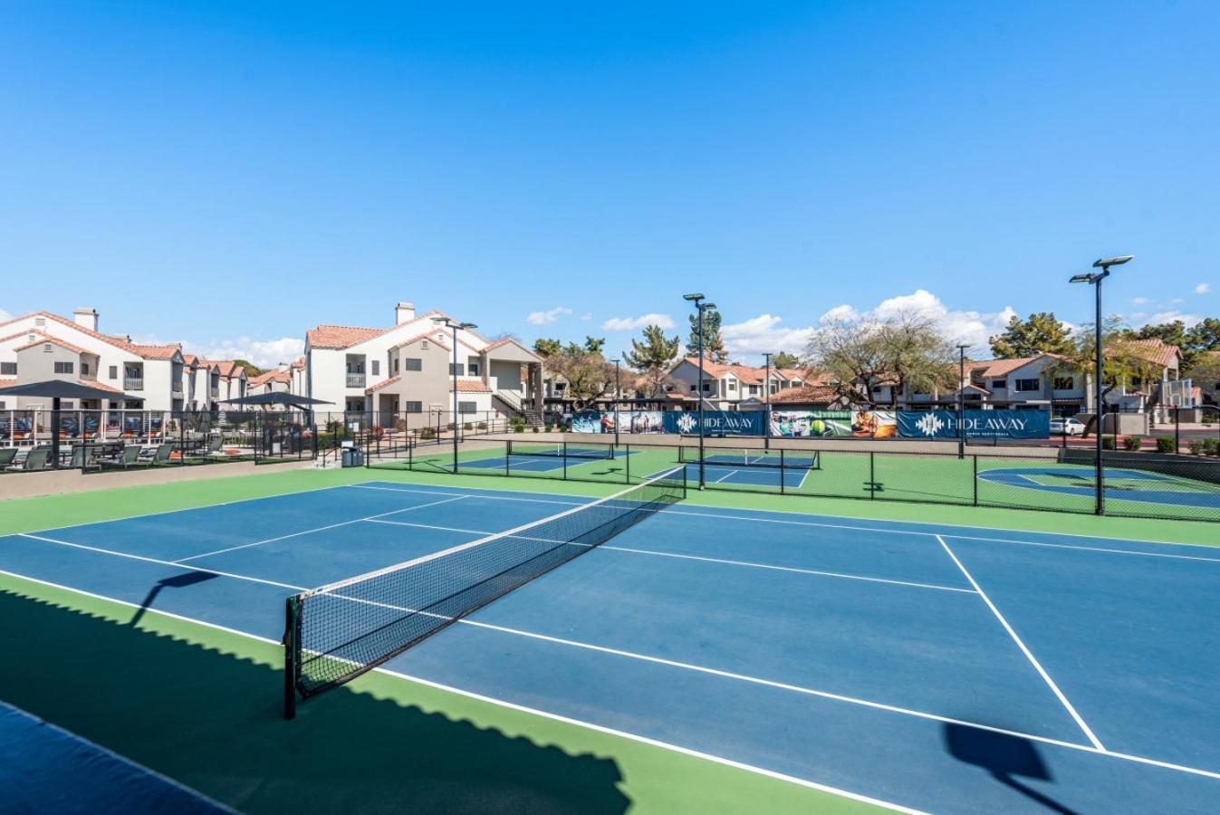 Stylish 2br-pool, Yoga Rm, Gym, Cabanas, Bbq,prkng * Scottsdale