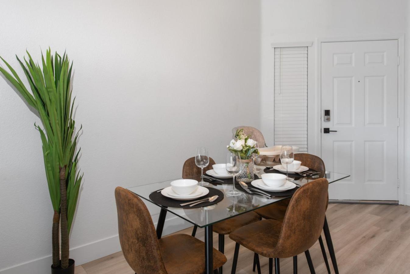 Stylish 2br-pool, Yoga Rm, Gym, Cabanas, Bbq,prkng Scottsdale
